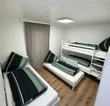 Comfortable, family-friendly apartment equipped with OLED TV & XXL kitchen Hotels in Schlitz