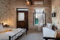 Traditional resort in Heraklion,Crete:perfect for couples, families, and groups. Hotels in Krouson