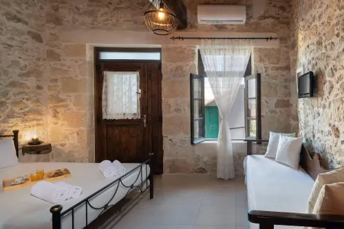 Traditional resort in Heraklion,Crete:perfect for couples, families, and groups. Hotels in Krouson