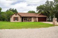 RanchWater Lodge In Granbury Texas - 2-Star