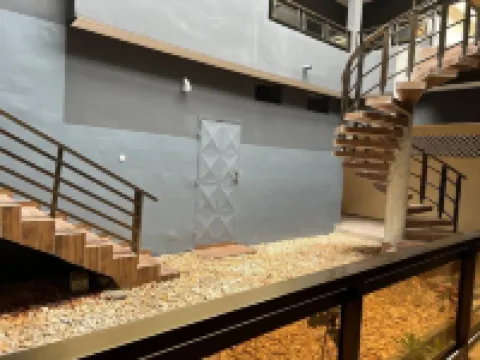 Charming 2 Bedroom Apartment - Quiet , 5mn to beach. Free fast wifi