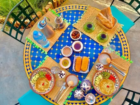 Twin Room in a Guest House with Mountain View Отели в г. Анза