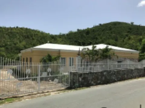 NEW! MAHO BAY BEACH VILLA ST. JOHN USVILESS THAN A 30 SECOND WALK TO THE BEACH.