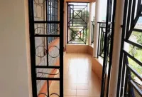 Chelsea's Apartment two bedroom with wifi/Netflix Hotels in 