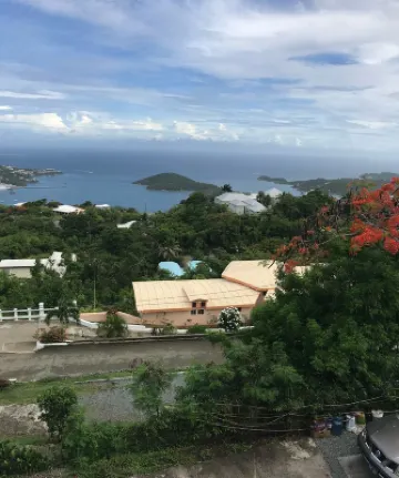 Charming 2-bedroom house in superb St Thomas with AC, WiFi