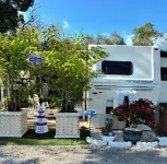 Cozy 1-bedroom mobile home with AC, WiFi in enchanting Key Largo - 2-Star