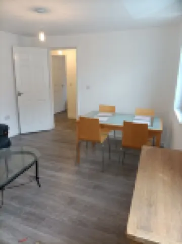 Spacious one bedroom & Living Room family apartment - non smoker