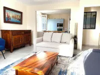 Charming apartment in house Hotels in Albertville