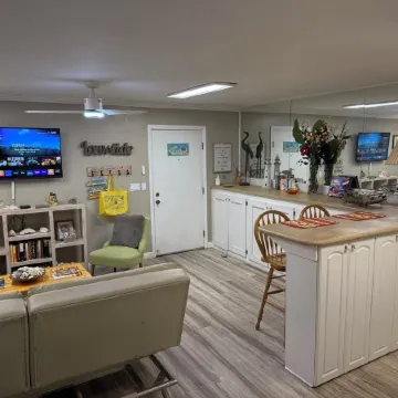 Welcoming One Bedroom Ground Floor condo with WiFi in charming Carpinteria