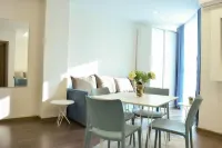 Urban Vibe Apartments Deluxe Studio