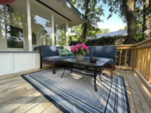 Island Park Cottage- 2 bedroom home on the Lake