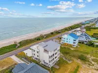 North Topsail Beach / Ocean Views, Hot Tub & Rooftop