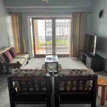 Charming 2-bedroom apartment in enchanting Sandton with WiFi Others