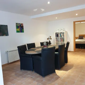 Fully furnished apartment in a quiet residential area in a mountainous area with views of Malaga 阿爾豪林德拉托里酒店