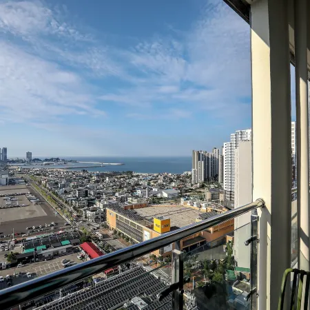 Hotel Around Sokcho Отели рядом с достопримечательностью «Daepohang Port»