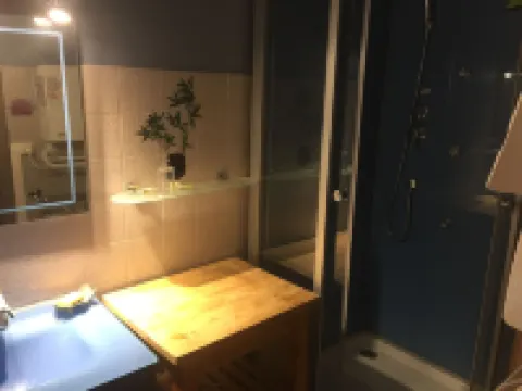 Appt ski Gourette résidence Christania 2000 2eme étage appt12 avec local a ski