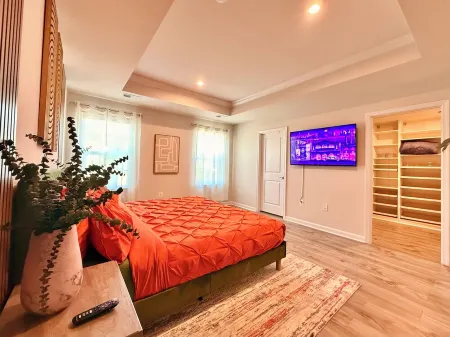 Tranquil 4BR Townhome Near UMW, Hospitals, Costco, Golf &Downtown Fredericksburg Отели рядом с достопримечательностью «Терминус оф Вирджиния Рейлуэй Трейл»