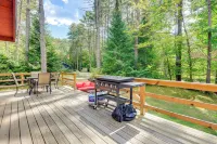 Schroon Forested Retreat w/ Sauna & Hot Tub - Homestays