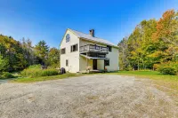 Charming Waitsfield Escape 10 Mi to Sugarbush! - parking