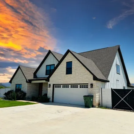 5 bedroom house near COTA AUS