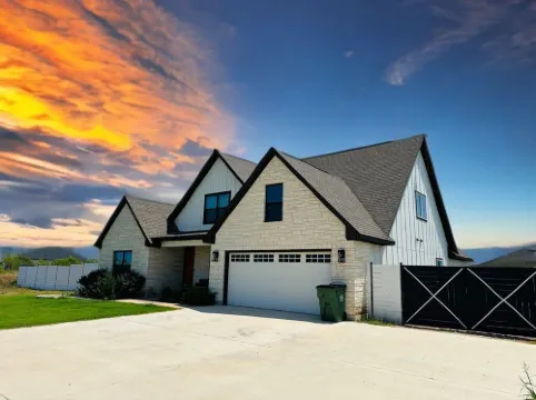 5 bedroom house near COTA AUS