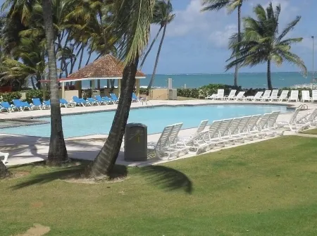 Beautiful Villa in the Wyndham Rio Mar Resort Отели в г. Мамейес II