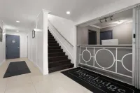 Travelodge by Wyndham Blairmore Hotels in Coleman