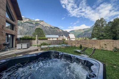 Superior Chalet #Lemasdoisans au Pied de l'Alpe d'Huez Via Bourg d'Oisans l'Etoile des Glaciers Photo