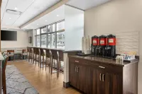 Best Western Plus Suites Downtown - Aamiainen