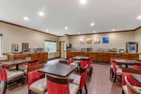 Comfort Inn & Suites East Moline Near I-80