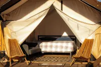 Desert Sage Retreat Hotels in Colorado City