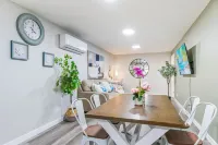 M3-Detached house 2 bedroom 1 bathroom close Old Town Monrovia kingsize-bed!