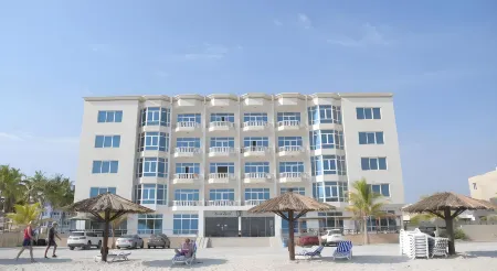 Beach Resort Salalah Отели в г. Салала