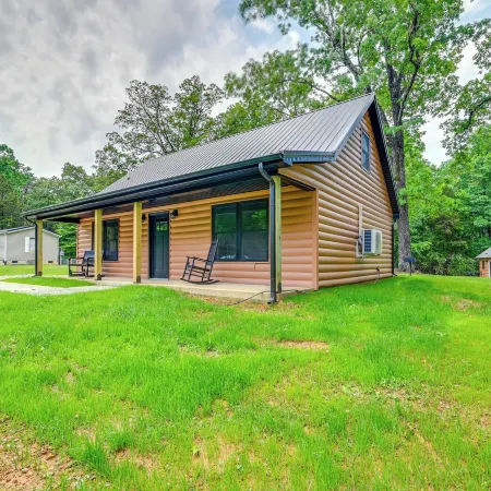 Near Mammoth Cave: Family-Friendly Cabin w/ Patio!
