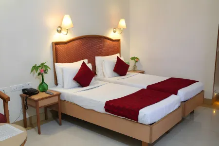 Hotel Western Gatz Отели в г. Тхени