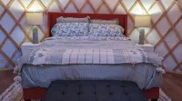Private Yurt with AC & Heating. - 3-Star