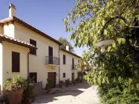 Farmhouse in Lazio with Lake Bolsena Views