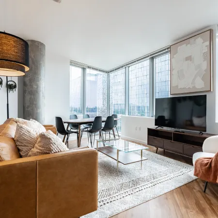 2BR | Pool, Gym, Rooftop | Bellevue | Sophari A
