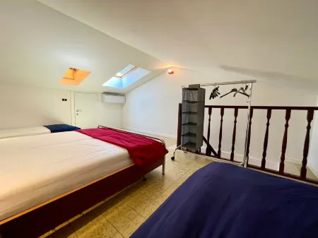 Spacious Duplex Near the Beach