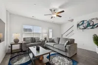 Newly built Charming 3-bedroom townhome with amenities Spring Hill