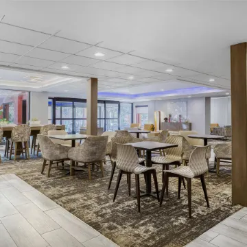 SureStay Plus Hotel by Best Western Chicago Lombard