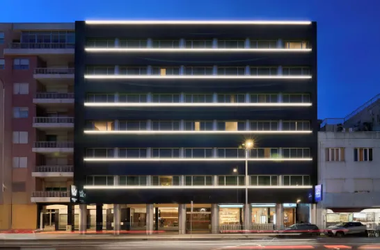 Portus Cale Hotel Отели рядом с достопримечательностью «Synagogue Kadoorie - Mekor Haim»