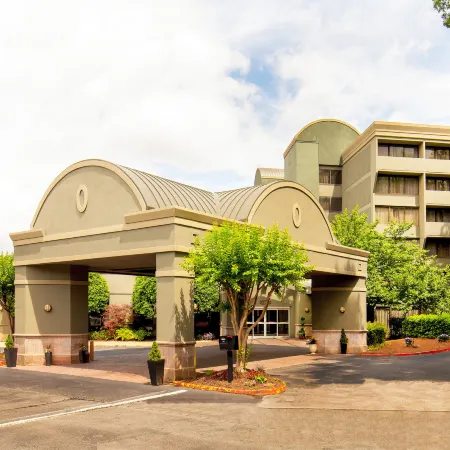 DoubleTree by Hilton Atlanta Windy Hill Ballpark