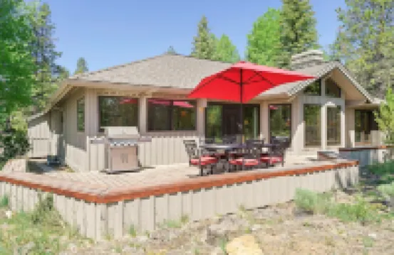 10 Tan Oak Home Features Private Hot Tub and BBQ on the Deck by RedAwning