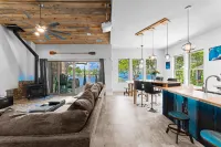Nancy Key W/Pool, Wine Cave, Optional Boat Rental - Pet friendly