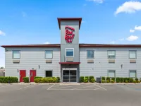 Red Roof Inn Baton Rouge Hotels near Fiesta Park