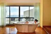 Pestana Promenade Ocean Resort Hotel - vasca da bagno