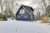 Pet-Friendly Home w/ Deck: 4 Mi to Jay Peak Resort - 3-Star