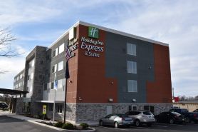 Holiday Inn Express & Suites JOHNSTOWN by IHG