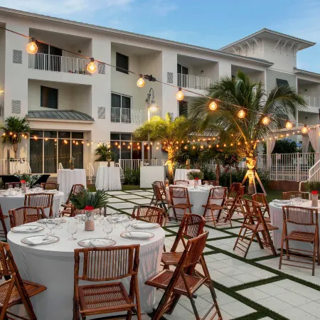 Courtyard Faro Blanco Resort